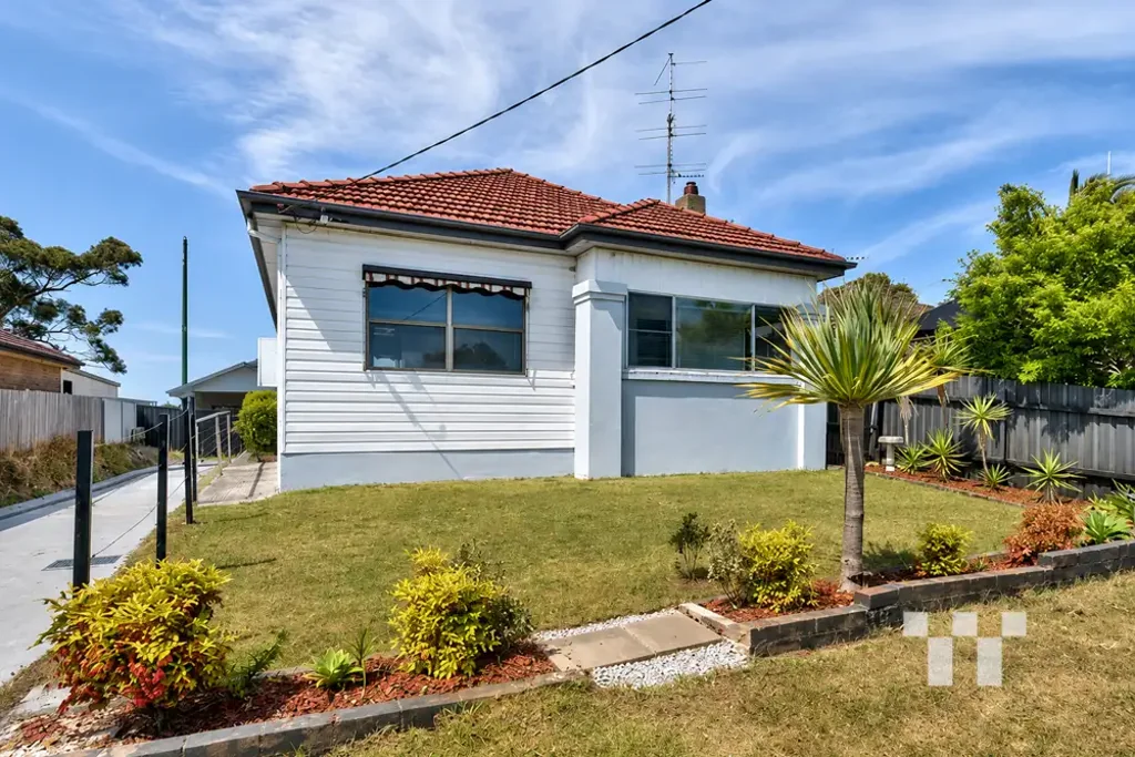 Spacious three-bedroom home close to the University