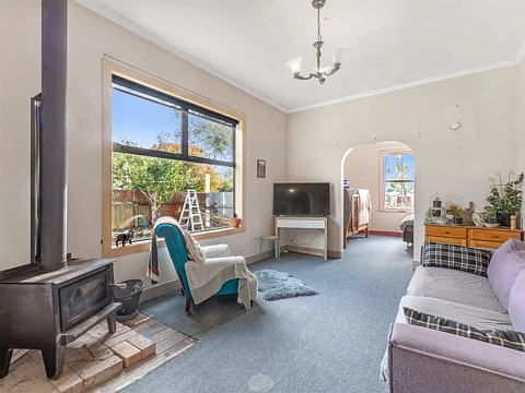 Stratford 4房  Renovators Delight !