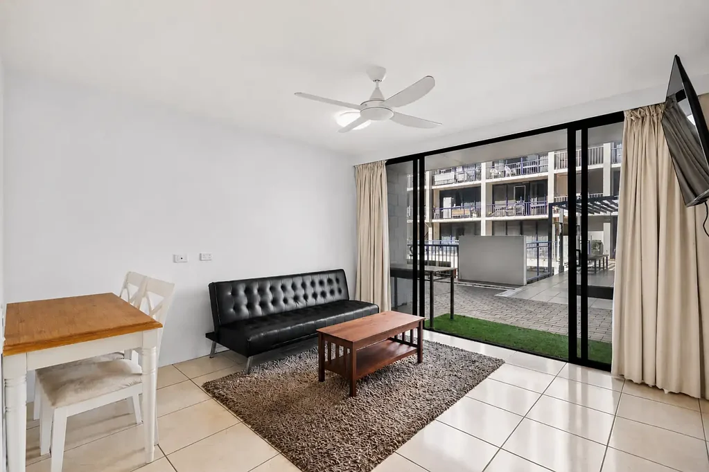 Surfers Paradise 1房  Coastal Investment Opportunity in Prime Gold Coast Position!