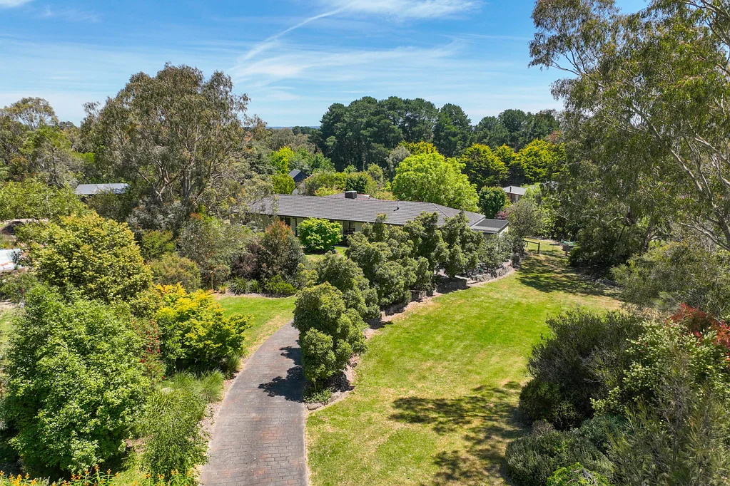 2 Charles Court, Gisborne, VIC 3437