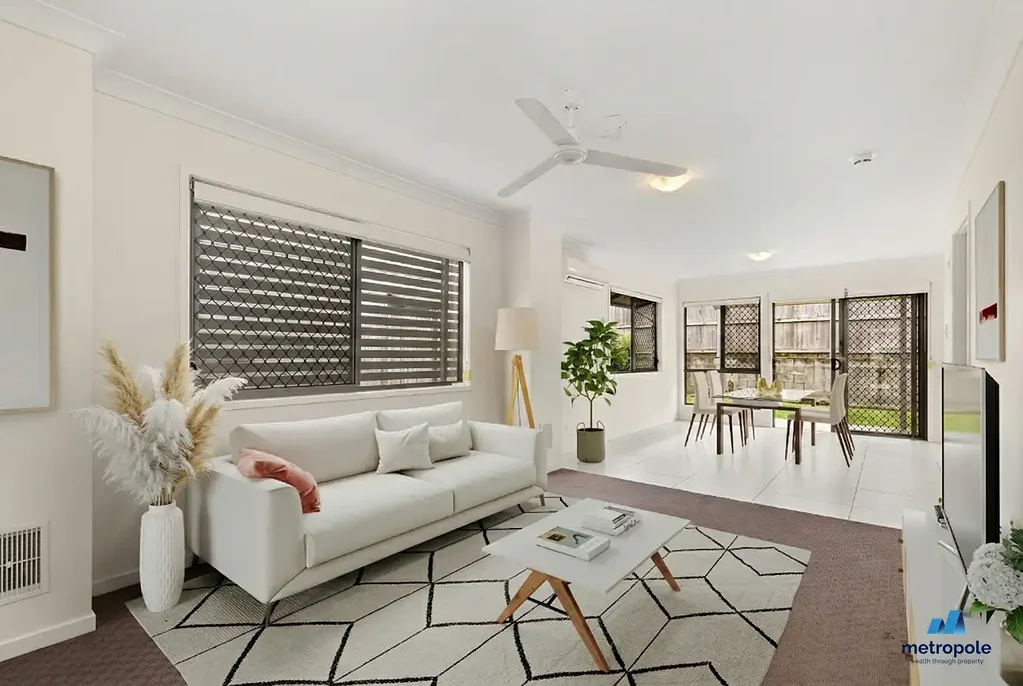 MODERN & STYLISH TOWNHOUSE IN A PRIME PETRIE LOCATION