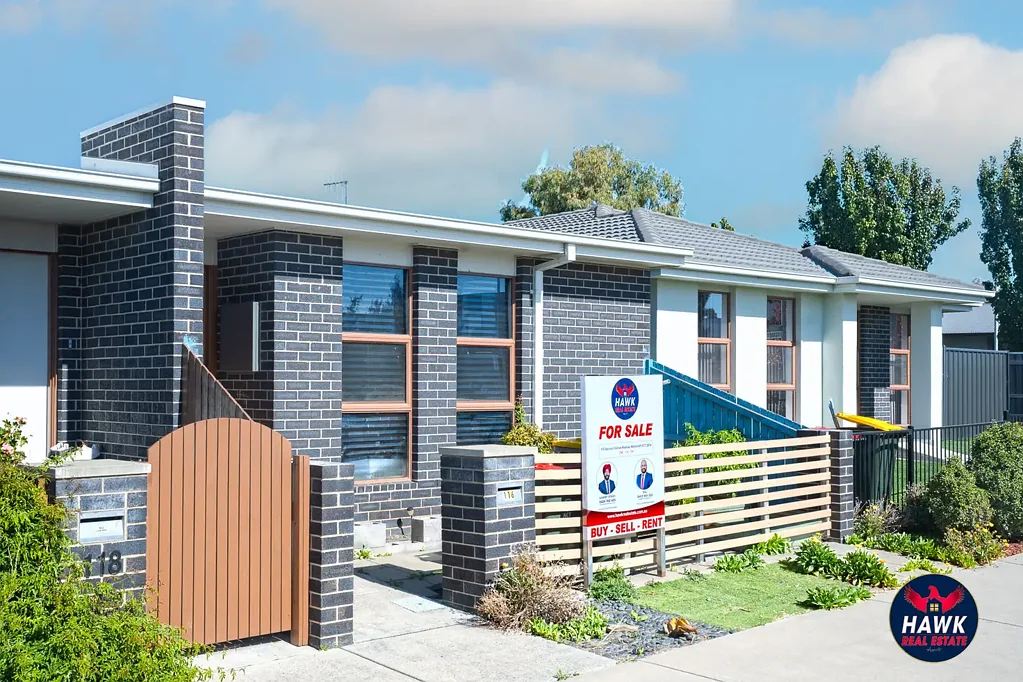 Moncrieff 2房  Stylish Low-Maintenance Living in Prime Moncrieff – Ideal First Home or Smart Investment