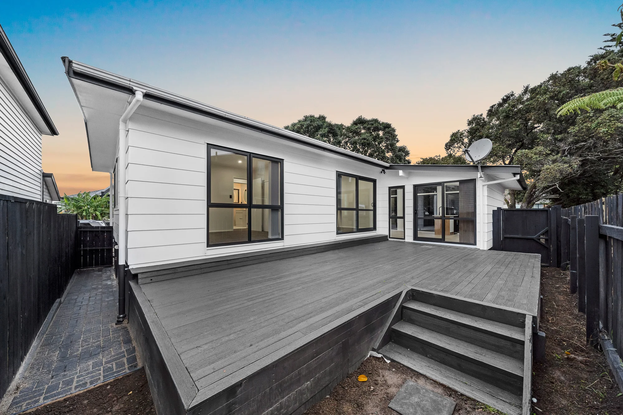 Mangere East 4कमरा Renovated Family Gem with Space to Grow