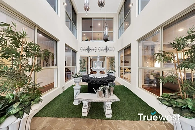 Burnside Heights 5ਬੈੱਡਰੂਮ A Rare Architectural Home with Atrium in Burnside Heights
