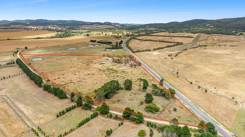 Tirrannaville  Escape to Serenity: Rural Retreat on 615 Currawang Road