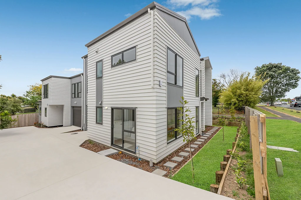 Mangere East 4Phòng ngủ WHY RENT WHEN YOU CAN OWN???