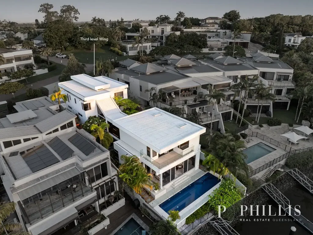 Hope Island 4房  Architectural Waterfront Mansion. 6-Car Garage & 4m Ceilings. The WOW factor