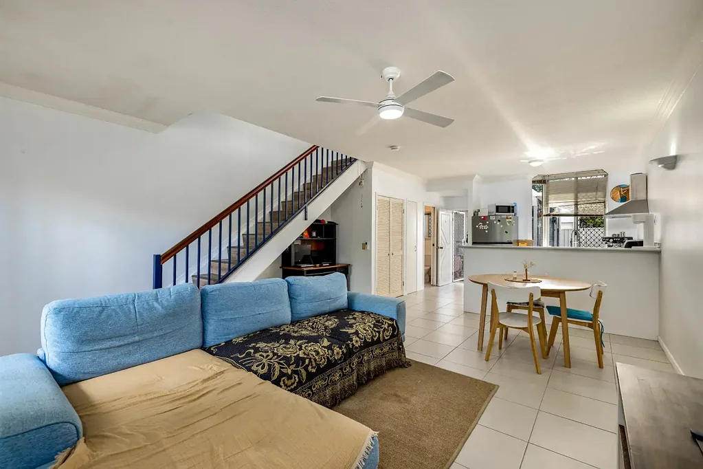 Manunda 2 Slaapkamer TERRIFIC TOWNHOUSE | ULTRA LOW STRATA LEVIES