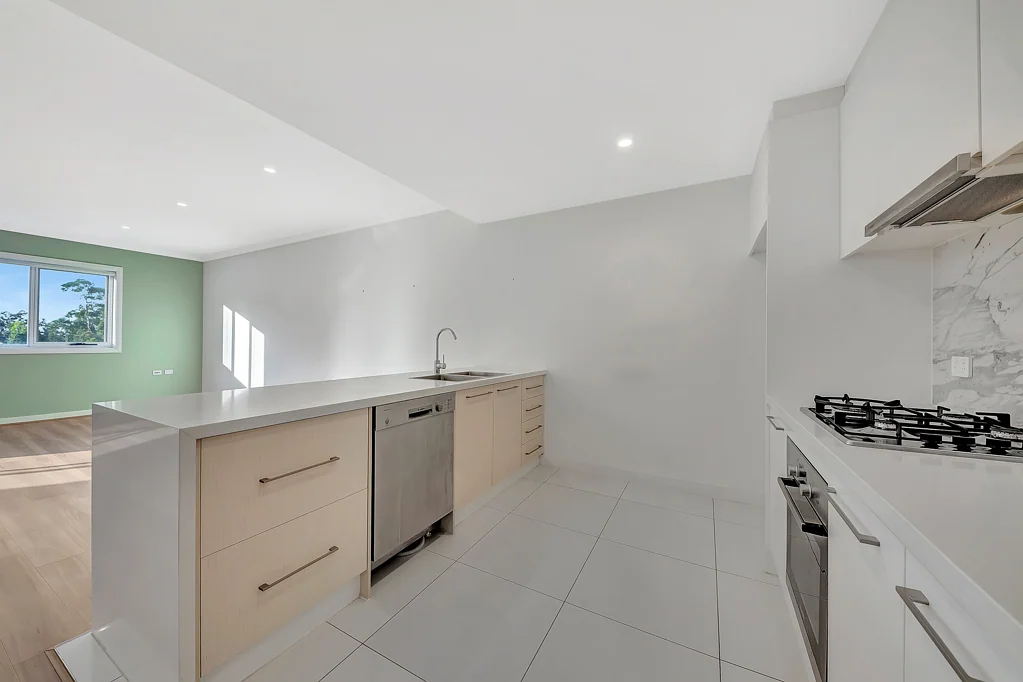 Spacious Modern 2 Bedroom + Study