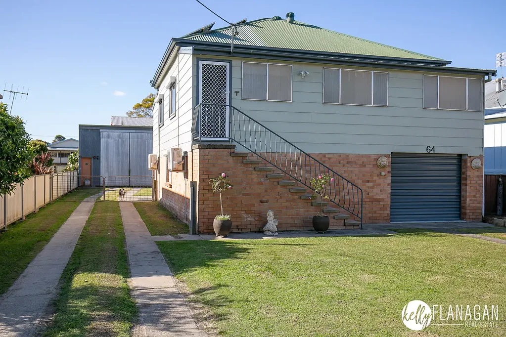 Smithtown 2 Bedroom Tremendously Big Shed & Sparkling Home Upstairs, Beautiful Basement Downstairs