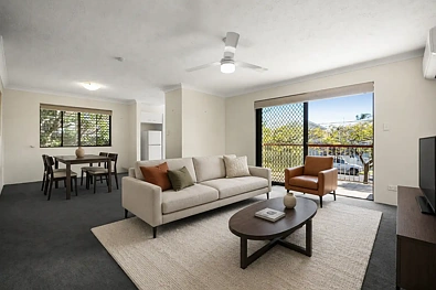 Clayfield 2 Slaapkamer Contemporary Comfort in a Tightly Held Clayfield Address