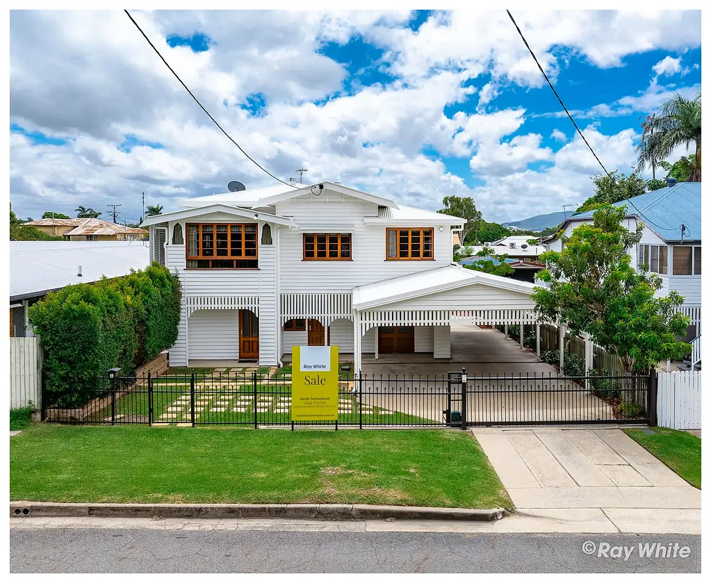 Allenstown 4房  Freshly Updated Double-Storey Home with Pool & Entertaining Spaces Close to the Range