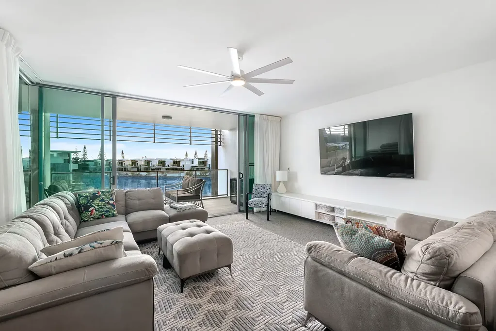 5203 Ephraim Island Parade, Paradise Point, QLD 4216
