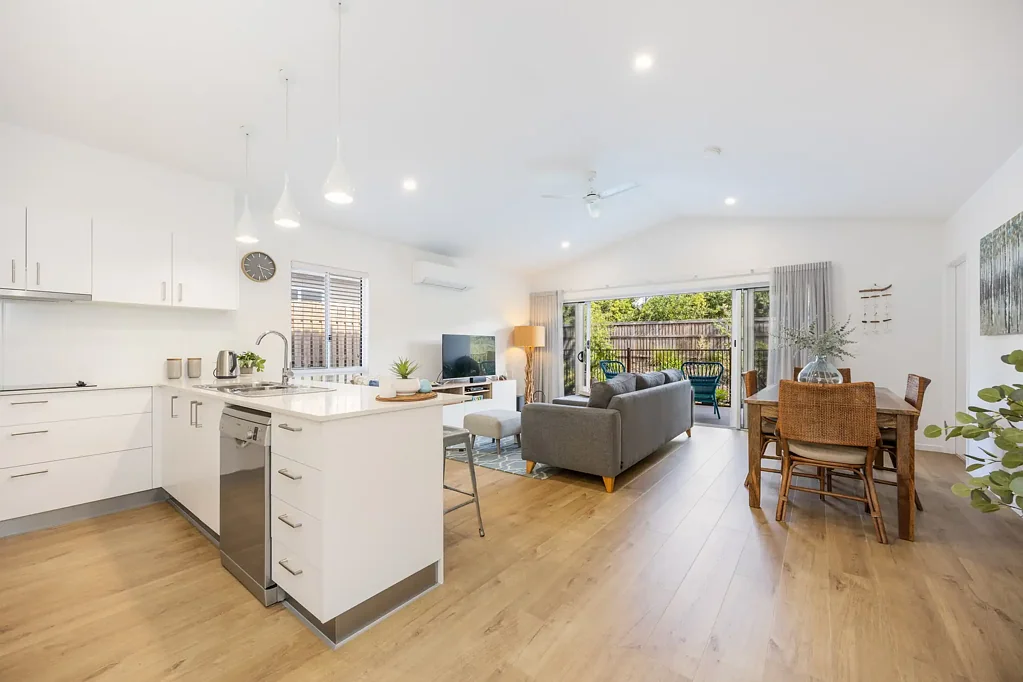 Urangan 2कमरा Private Oasis with Bushland Views