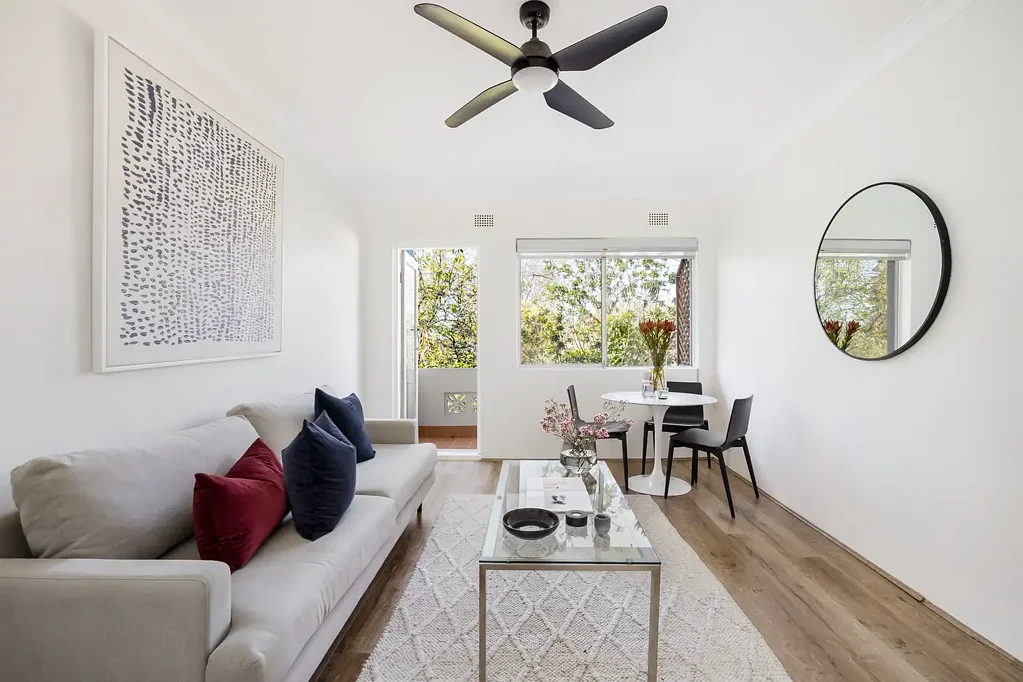Marrickville 2部屋 Renovated apartment on tree-lined street