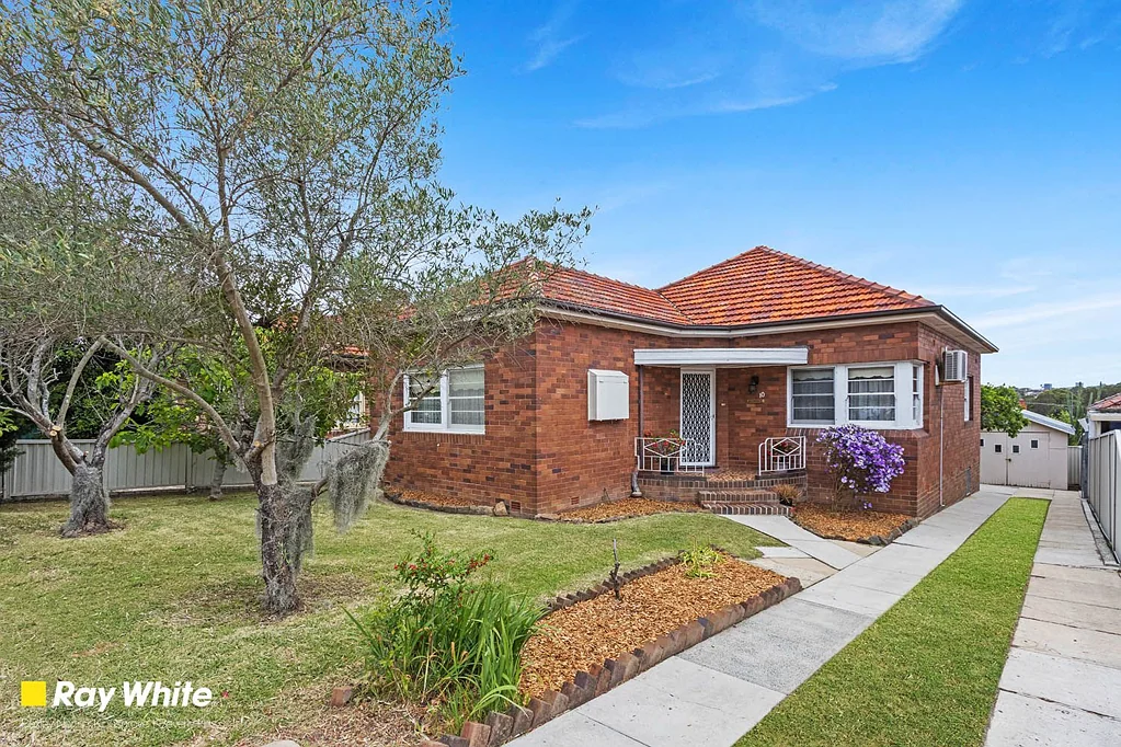 10 Poole Street, Kingsgrove, NSW 2208