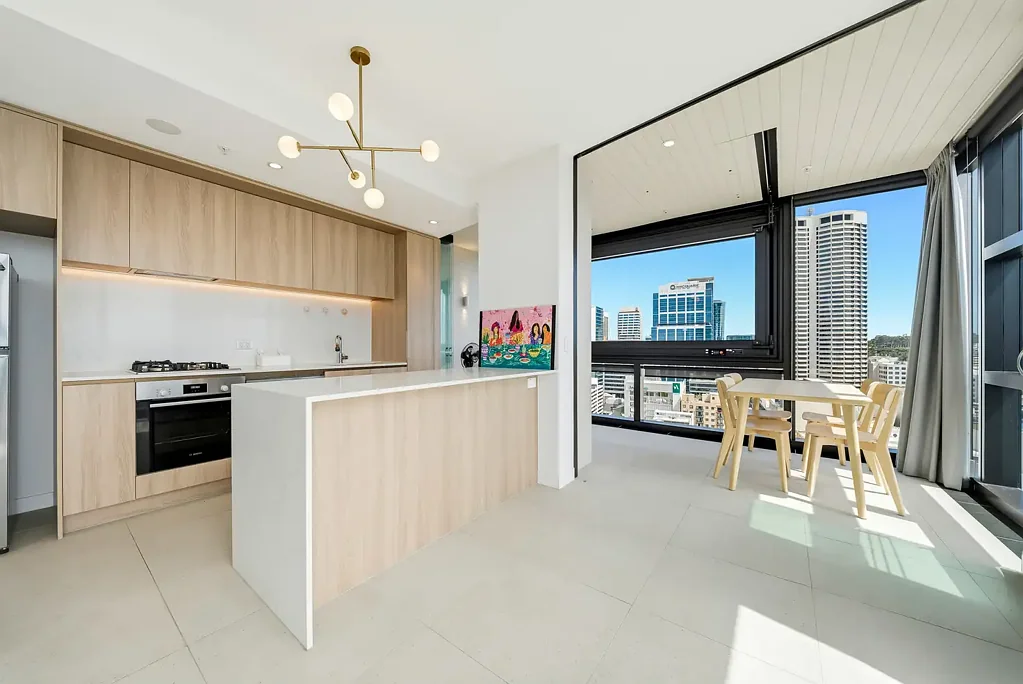 Suitcase Ready: Furnished Sky-High Living in the CBD