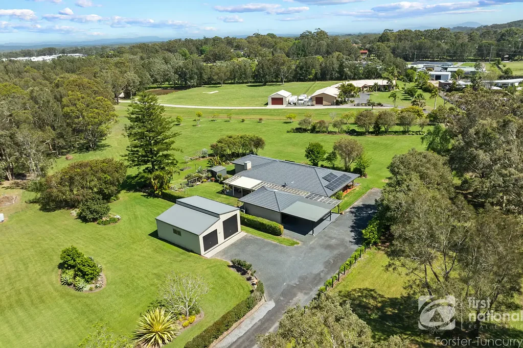 Forster 4部屋 Spacious Modern Comfort & Acreage Appeal in Sought-After Cape Hawke