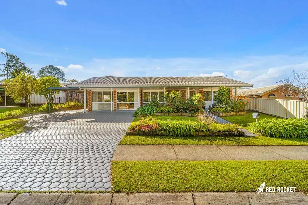 Rochedale South 3Zimmer Tastefully Renovated Lowset Family Home on a Flat 693sqm Block