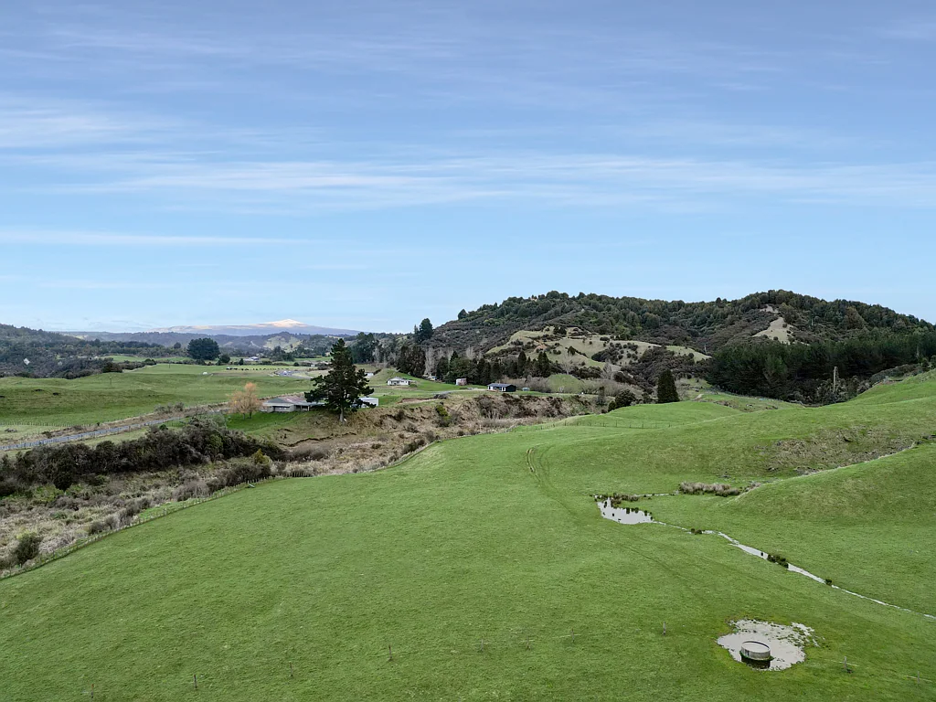 National Park Bare Land - Mountain views