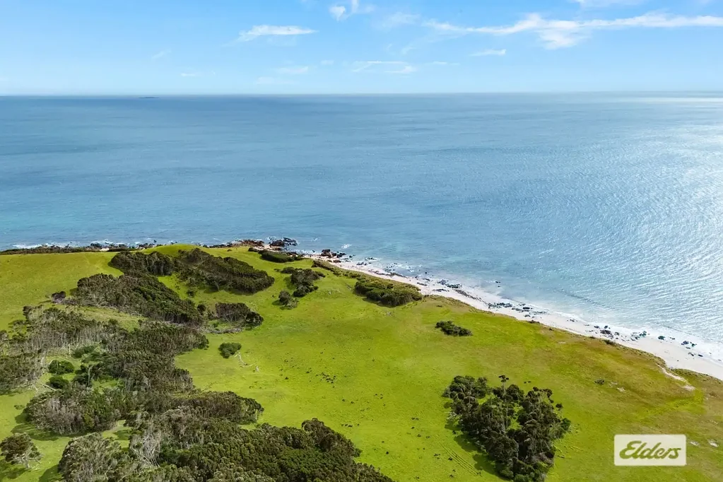 Naracoopa EXCEPTIONAL WATERFRONT GRAZING PROPERTY ON MILLWOOD ROAD, NARACOOPA