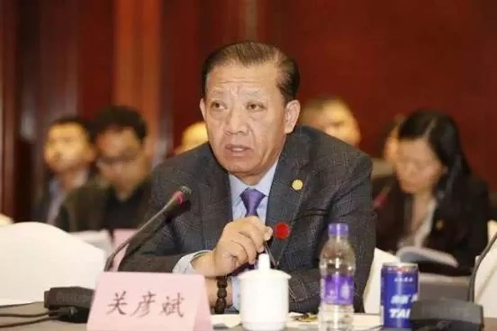 真实｜身家百亿的葵花药业老总，砍杀美国归来的前妻始末