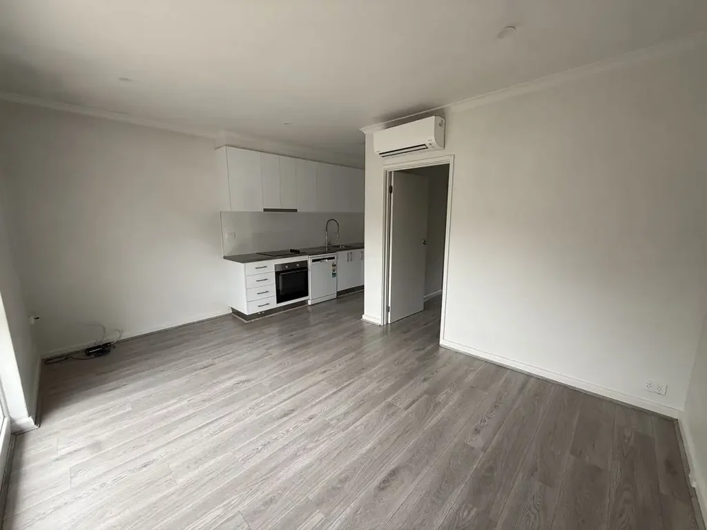 MODERN ONE BEDROOM IN THE HEART OF ORMOND!