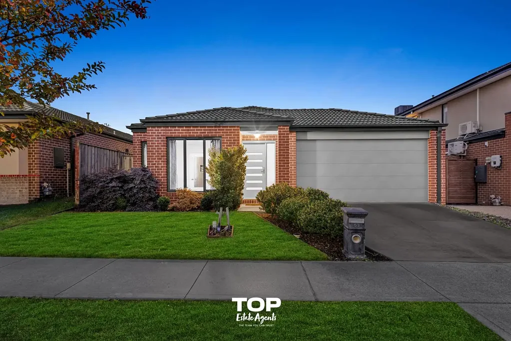 Clyde North 4房  Modern Comfort & Family Convenience in Sought‑After Clydevale Estate