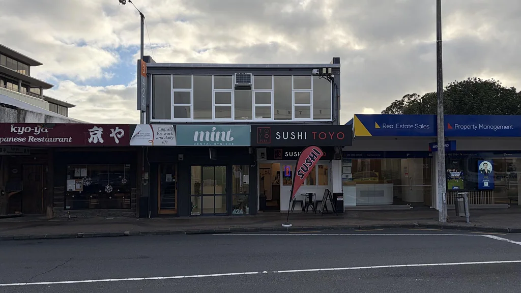 Takapuna Well located and ready to occupy