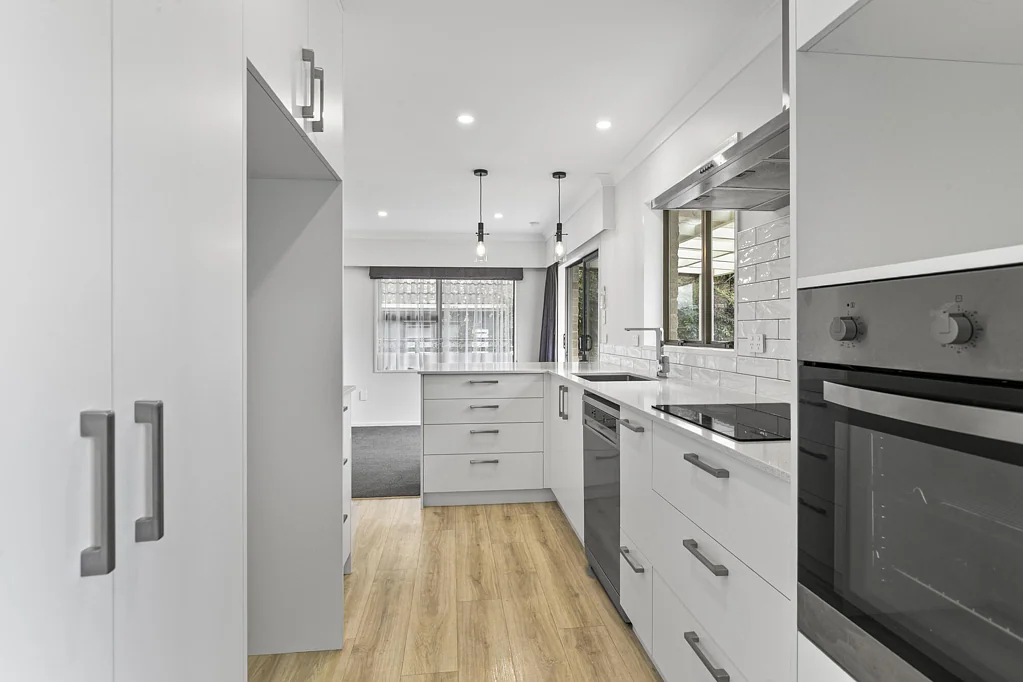 Levin 2침실 Stylish, Spacious & Fully Renovated!