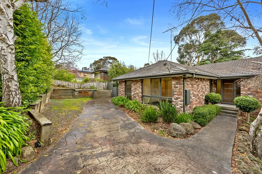 Chirnside Park 4 Bedroom Focused On Living with Space & Comfort