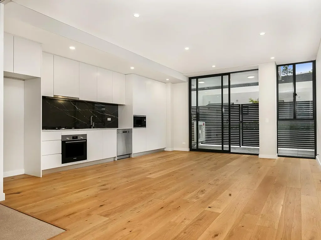 Stylish & Secure Studio Apartment + Study & Parking in Prime Botany Location