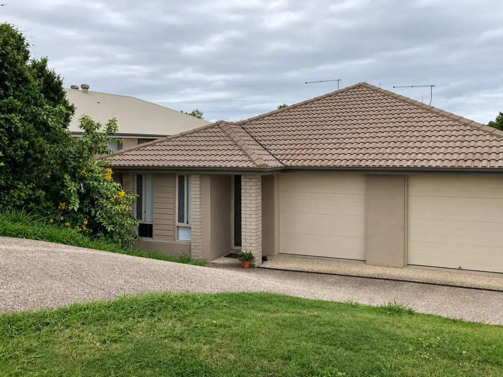 Modern 3 bedroom, 2 bathroom, 1 car duplex