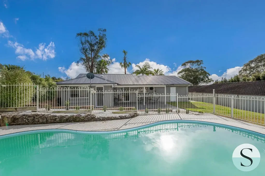 Wyee Point 4Moenga Stylish & Spacious, Single Level, Low Maintenance Family Dream. Poolside Living with an Easy Walk to Lake Macquarie!