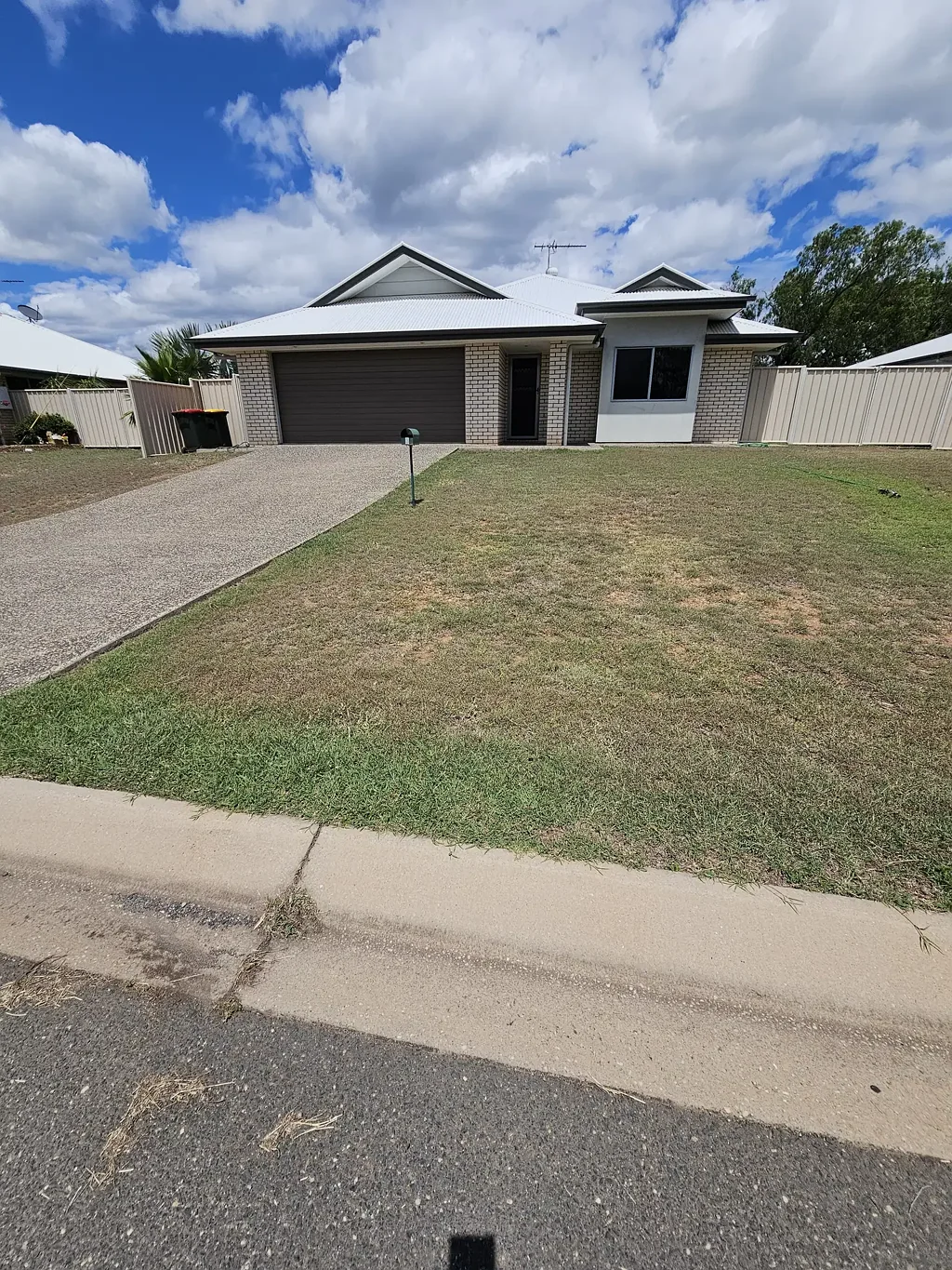 Low maintenance 4 bedroom home walking distance to Marist College