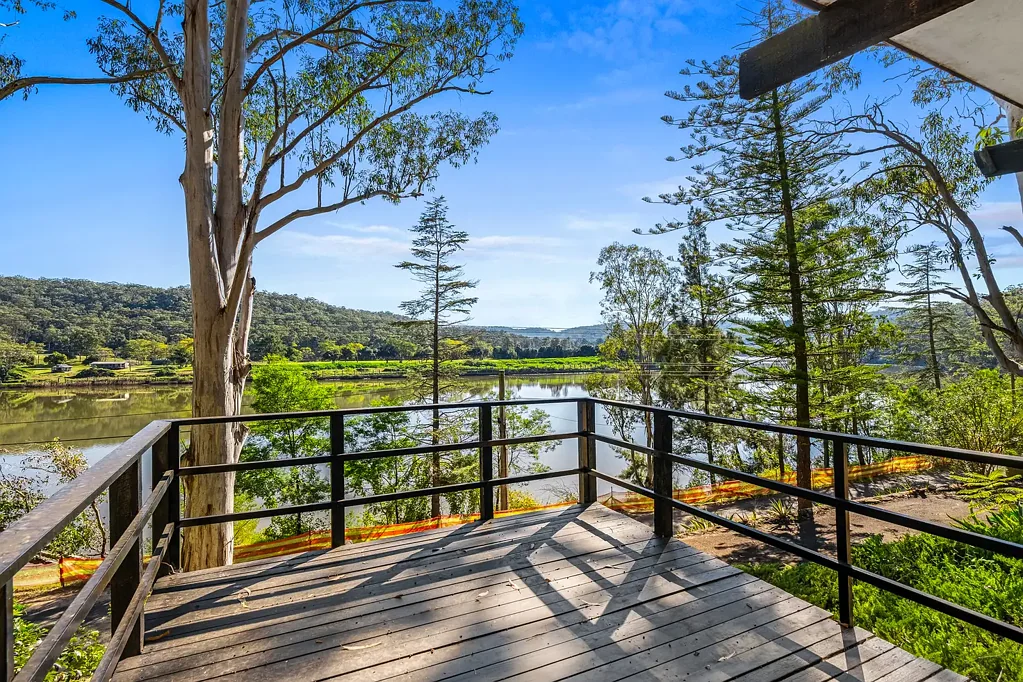 Lower Portland 2 Bedroom Rare Riverfront Retreat with Iconic Views | DA Approved Masterpiece