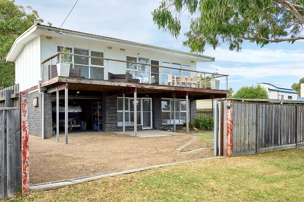 136 Dromana Parade, Safety Beach, VIC 3936