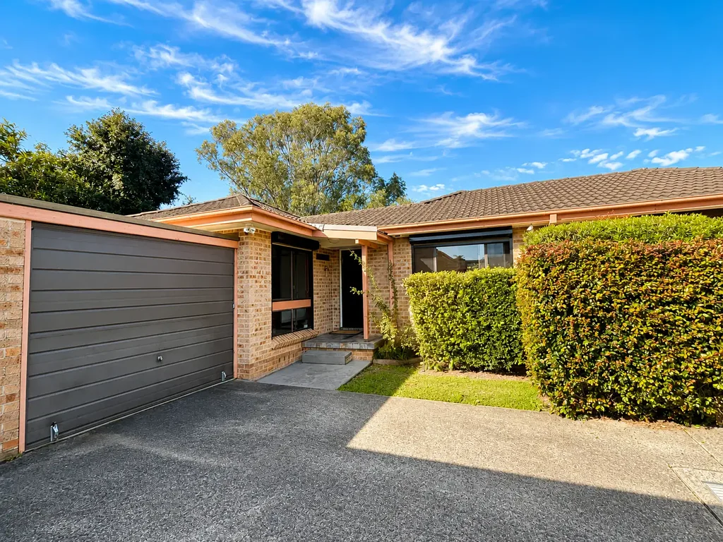 Low-Maintenance Villa Living in a Quiet Macquarie Fields Complex
