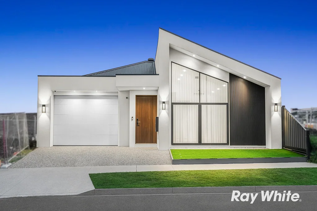 Mickleham 4침실 Luxury Custom-Built Family Home Opposite Reserve!