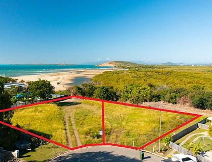 21-22 Avicennia Street, Bowen, Northern, 2 Bedrooms, 1 Bathrooms, House