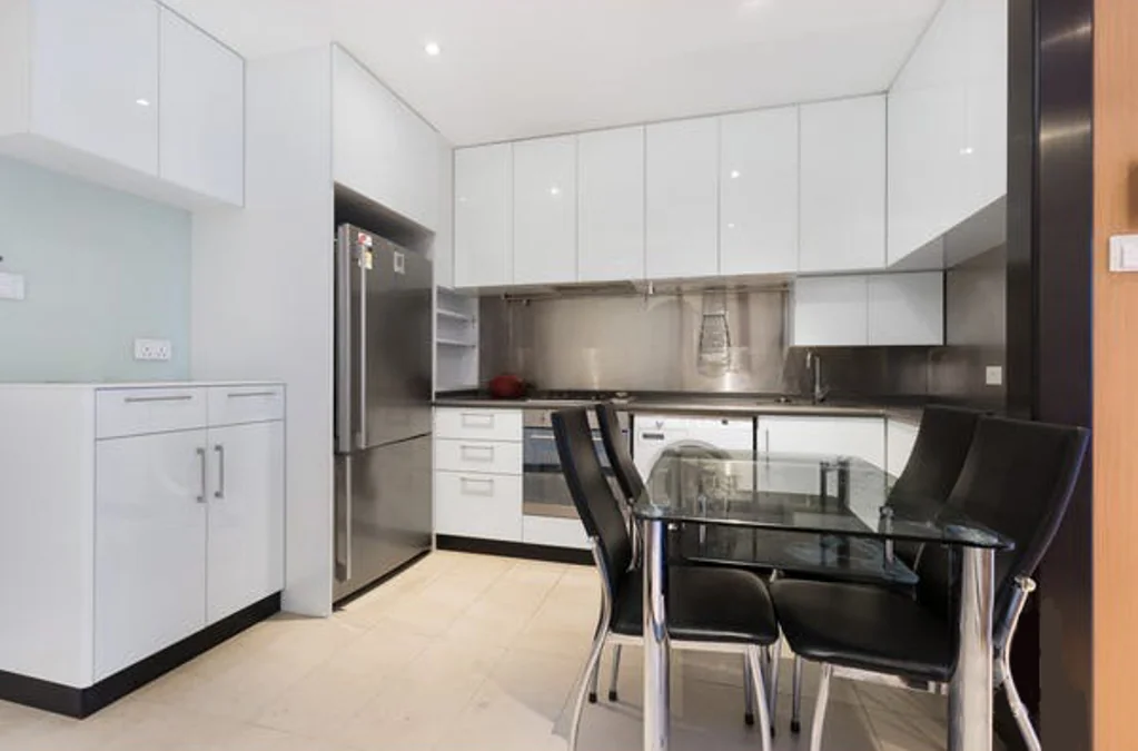 FULLY Furnished 2 Bedroom Apartment