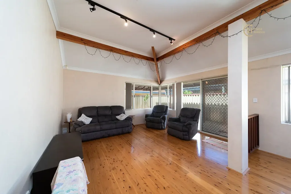 ASCOT GARDENS 4 BEDROOM HOME @ $850 per week