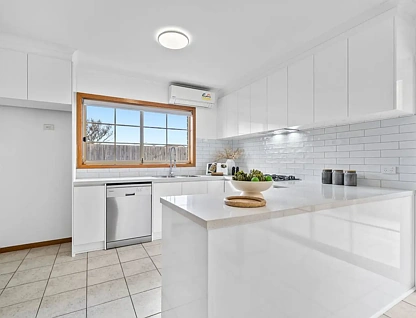 2/328 Pascoe Vale Road, Essendon, VIC 3040, 2房, 1浴, House