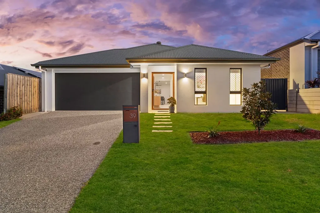 Collingwood Park 4غرفة نوم Your Low-Maintenance Family Oasis Awaits