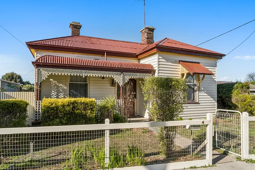 Colac 3 Bedroom Charming, Commercially Zoned Period Home In Central Location!
