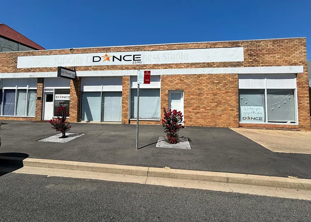 PRIME LOCATION IN CENTRE OF TOWN