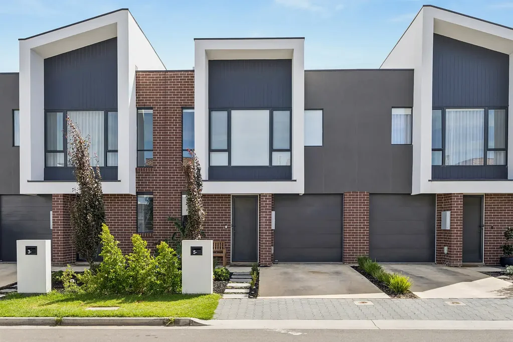 New Port 3房  Coastal Sophistication and Family Comfort in New Port