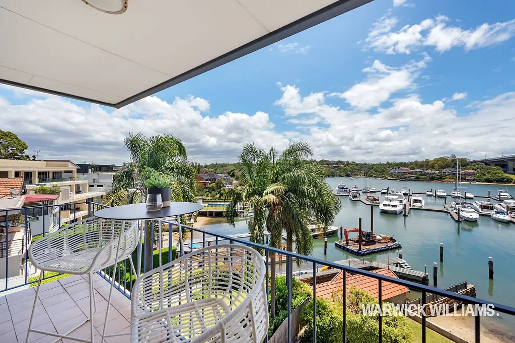 SPARKLING WATER VIEWS