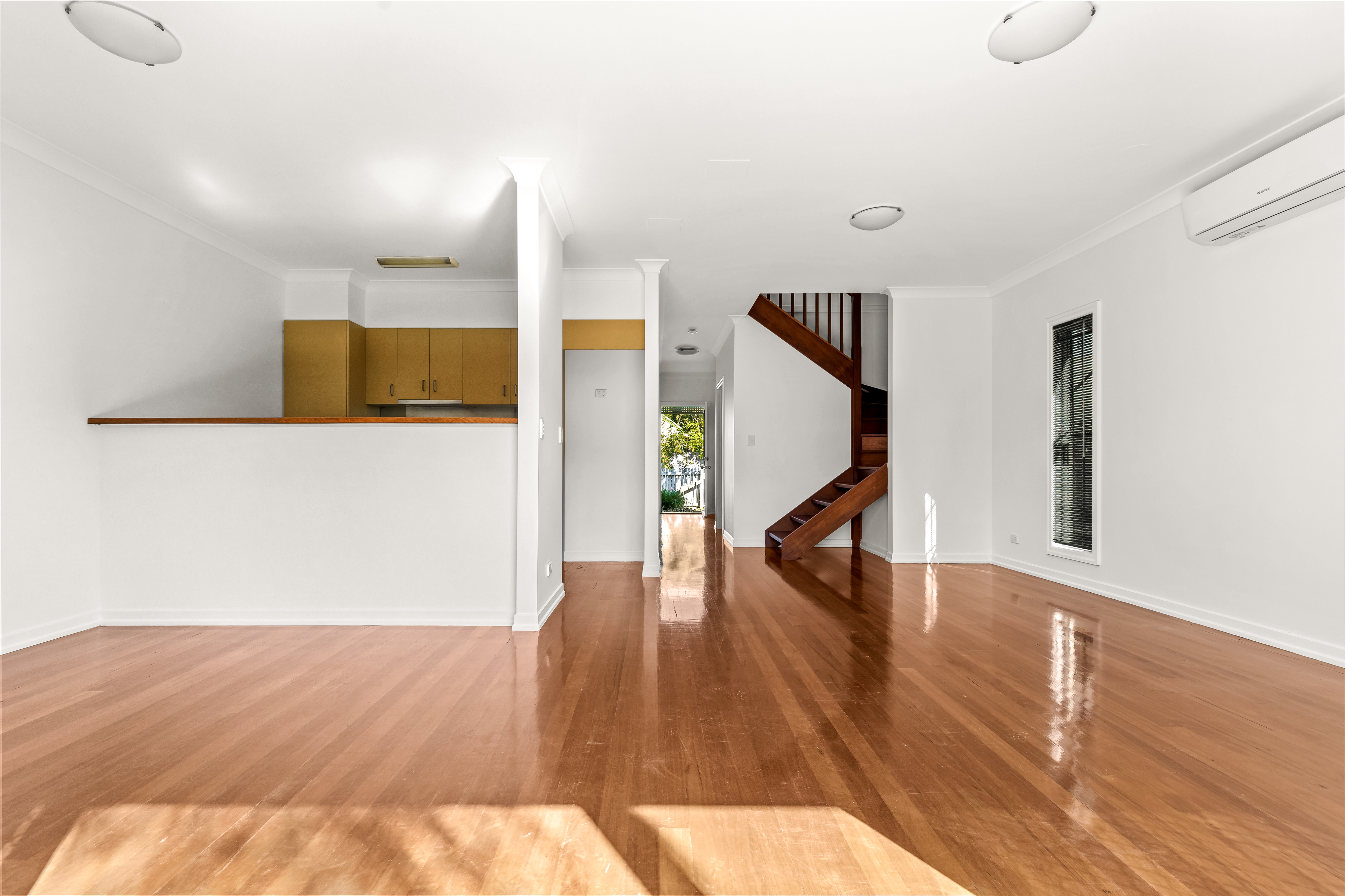 28 ELLIOTT ST, KANGAROO POINT QLD 4169, 0 rūma, 0 rūma horoi, Townhouse