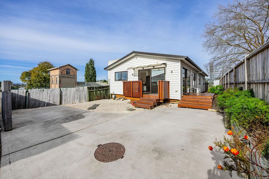 Massey 4Zimmer Freehold , Motivated Vendors - Must Sell !!